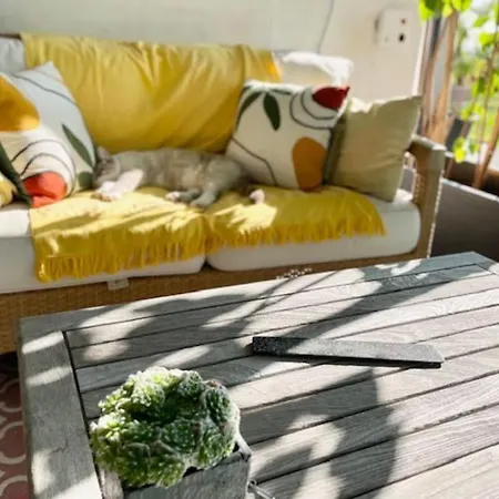 Poublade, Chats 2pers Avec Piscine Chauffee Oda ve Kahvaltı *